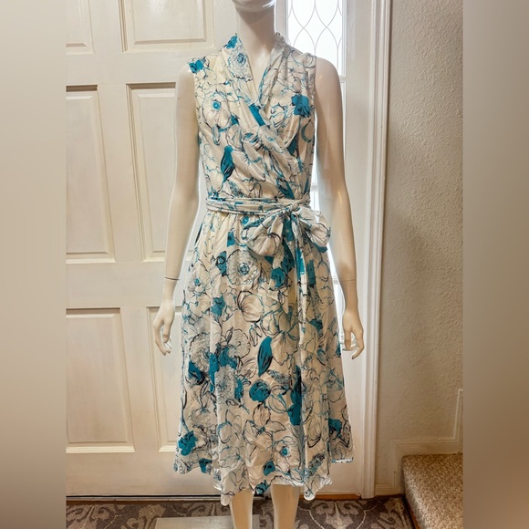 Badgley Mischka 100%Cotton Teal and White Floral Midi Dress. L#40